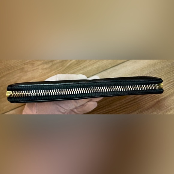 Prada Black Zippy Wallet in Nylon - GUC - Picture 3 of 7